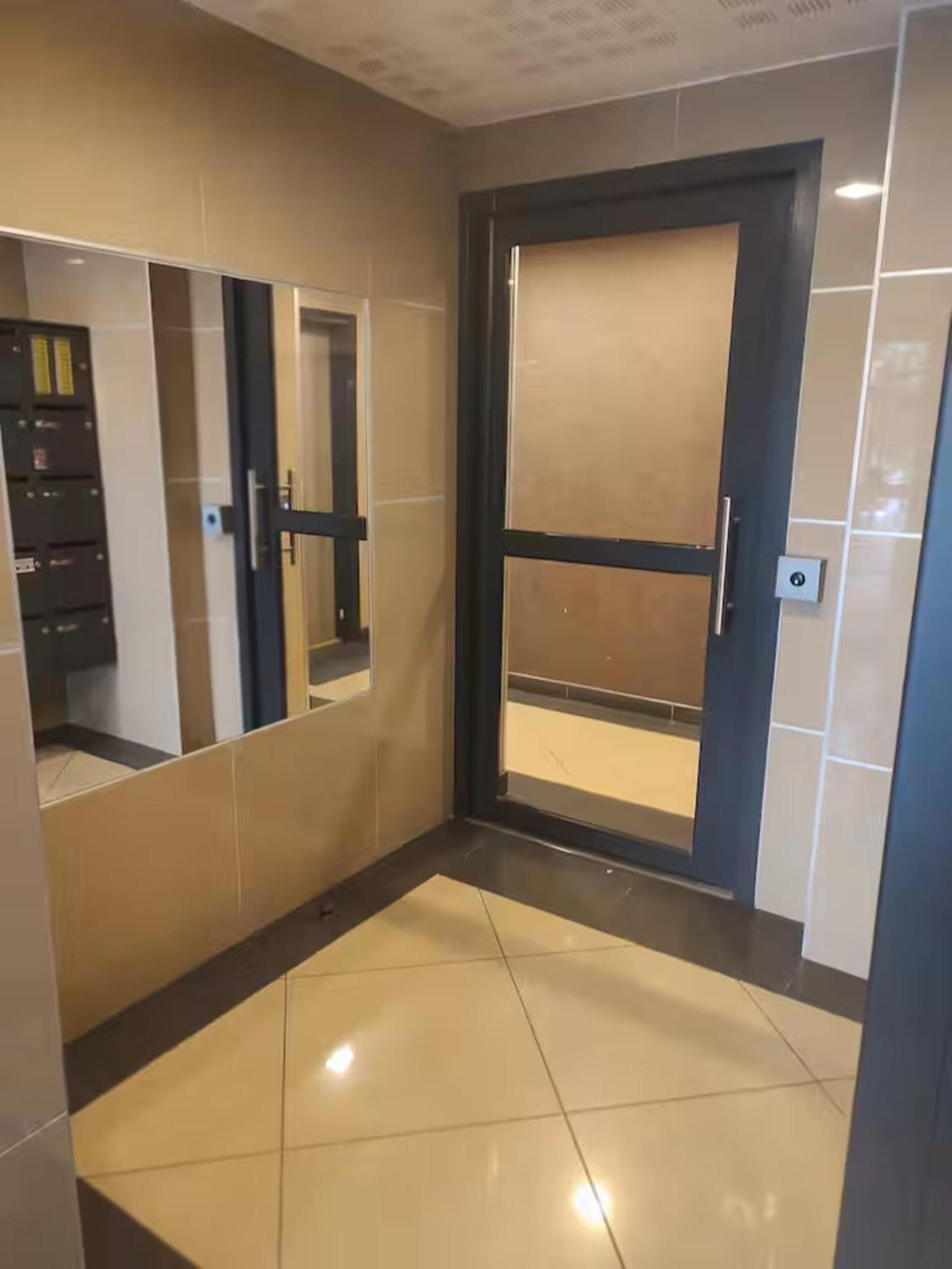 A 10 Mins D'Aeroport D'Orly Logement Lumineux Chaleureux Athis-Mons Exterior foto